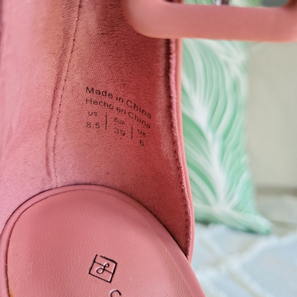 Zarya Pump w/Ankle Strap - Call It Spring - Picture 5 of 5